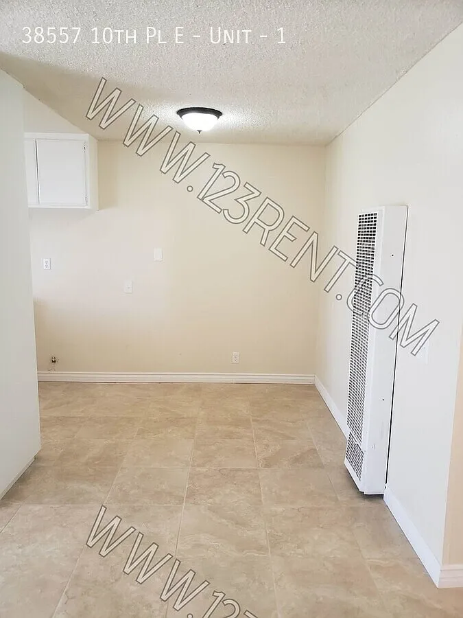1bd/ 1bth 1st Floor Apt East Palmdale — Photo 3