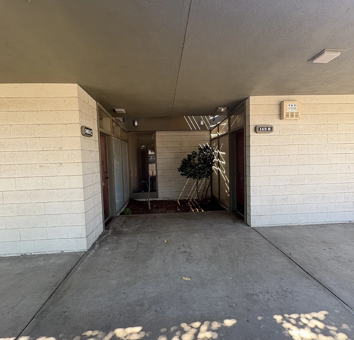 Studio, 1500 sqft, $1,100 — Photo 2