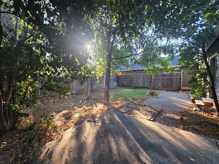 1880 Hayes St — Photo 21