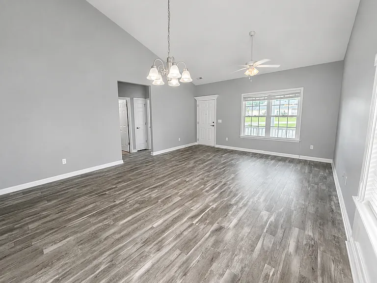 264 Archdale St — Photo 5