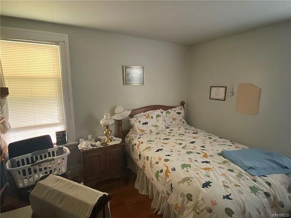 2nd image of 92 Ross Ave