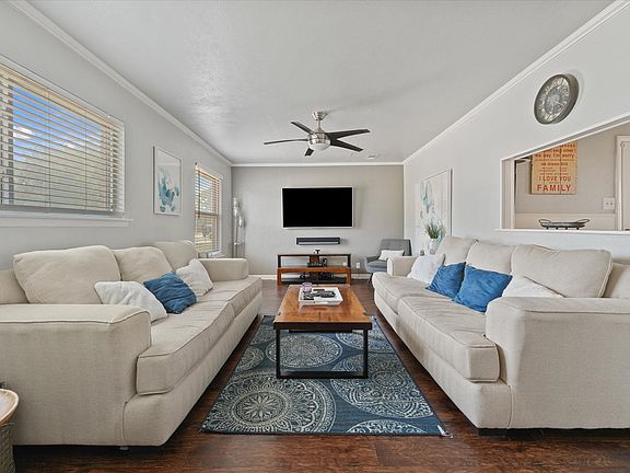 3rd image of 5733 Hanson Dr