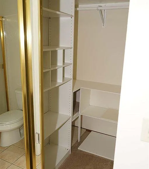 Walk-in closet
