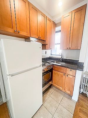 5th image of 87 Graham Ave APT 22