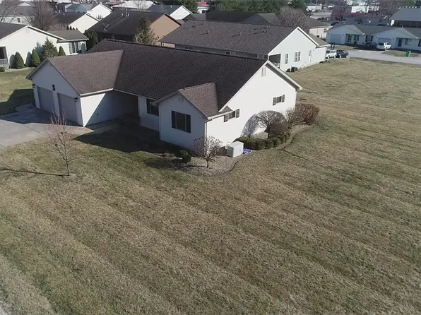 1714 NW 2nd St, Shelbyville, IL 62565