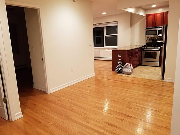 5th image of 25-44 Crescent St #D