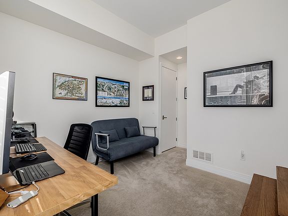 Office/bedroom with 1/4 bathroom