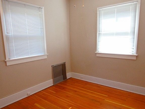5th image of 2289 Glencoe St