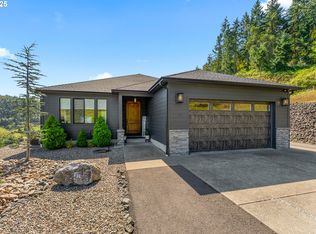 305 Madera Ln, Roseburg, OR