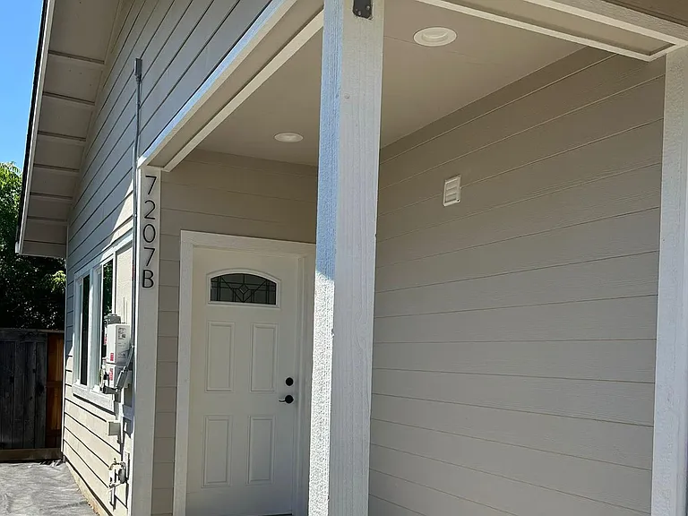 7207 Roca Way #B — Photo 11