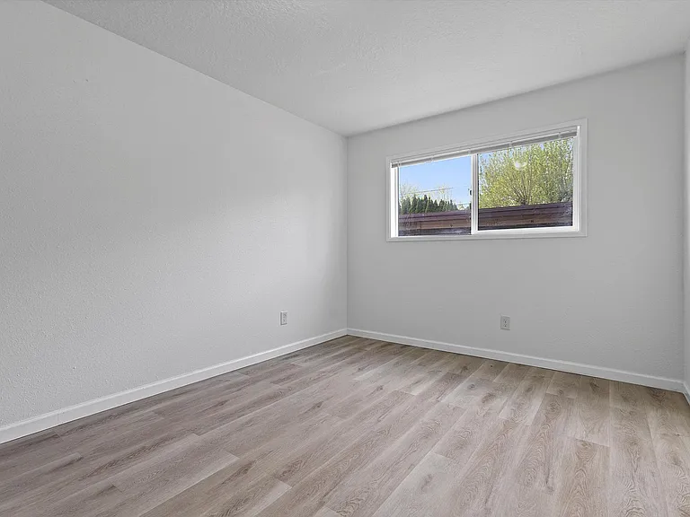 15220 SE Stark St #1-21 — Photo 11