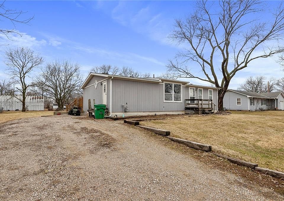 1936 S 4th St, Amoret, MO 64722 Zillow