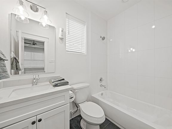 4th image of 2510 Gray St
