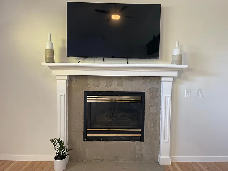 New BIG Screen smart 65 inch tv /Gas Fireplace