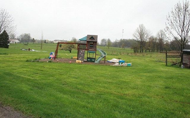 2nd image of 515 County Road 1101