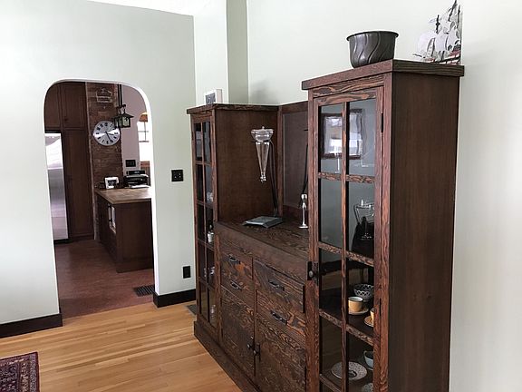 dining room looking toward kitchen