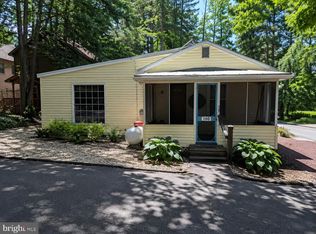 100 4th St, Mount Gretna, PA 17064