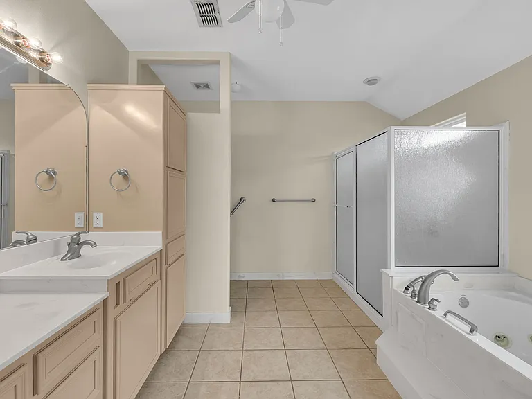 162 Whiteley Dr — Photo 13