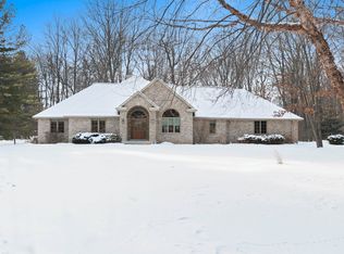 2817 Brook Hills Dr, Green Bay, WI 54313