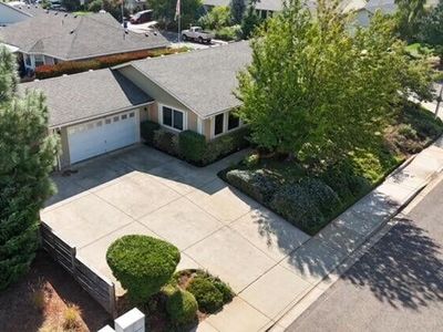 295 Gamay Dr, Cave Junction, OR, 97523