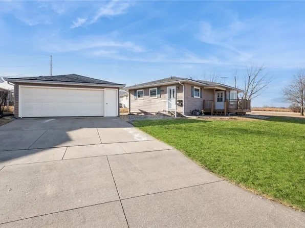 4320 Golf St NE, Cedar Rapids, IA 52402