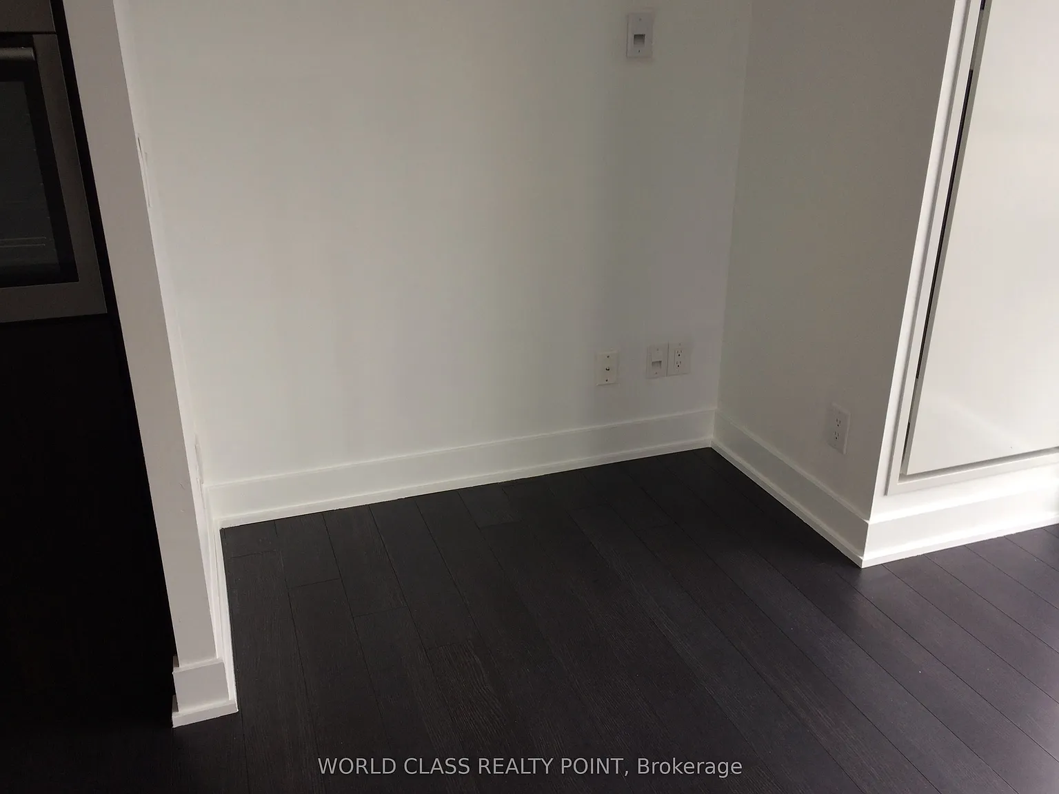 318 Richmond St W — Photo 2