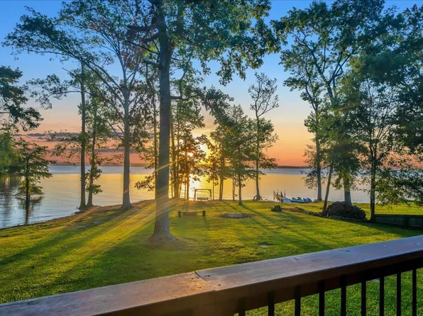 248 Lakeview Dr, Huntington, TX 75949