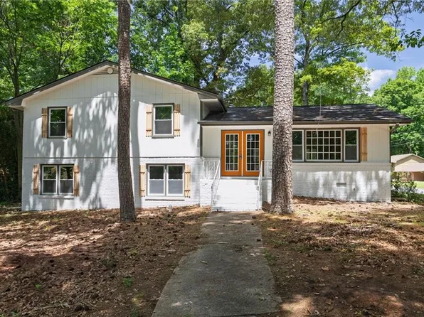 5520 Saint Lo Ln, College Park, GA 30349