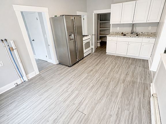 2nd image of 26-32 Amory St #26