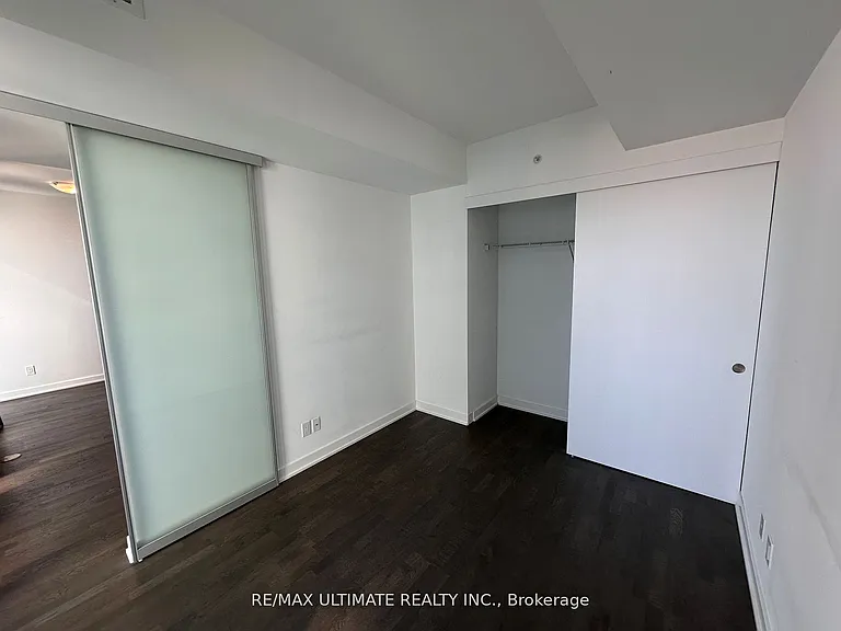 185 Roehampton Ave #1902 — Photo 9