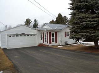 276 Rand Hill Rd, Morrisonville, NY 12962