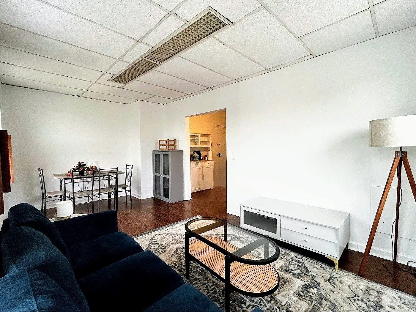 1 bed, 700 sqft, $2,090 — Photo 2