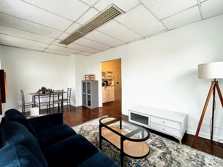 1544 Independence Ave SE #4 — Photo 2