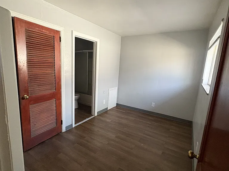 274 E Nottingham Rd #7 — Photo 3