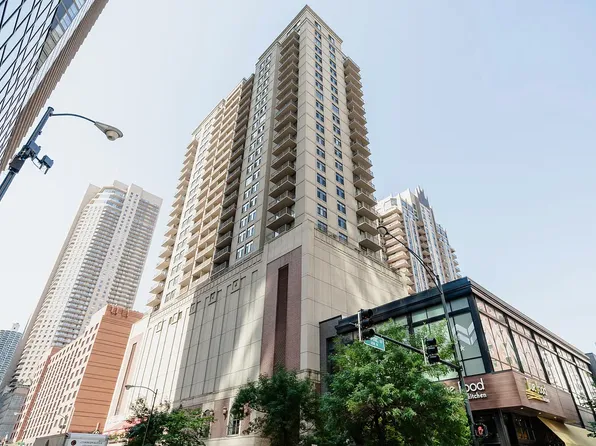 630 N State St APT 1701, Chicago, IL 60654