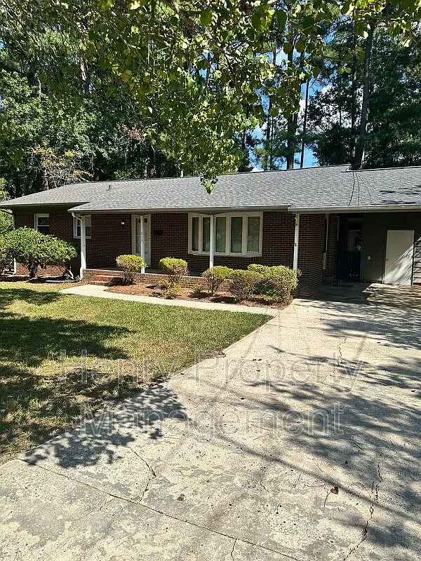 3 bed, 2.0 bath, 1134 sqft, $2,195 — Photo 2
