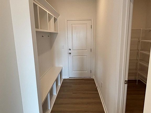 4th image of 10221 Whitaker Pointe Dr