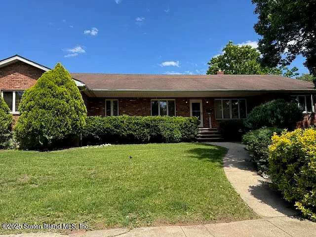 81 Sprague Ave photo 1
