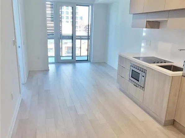 39 Roehampton Ave, Toronto, ON