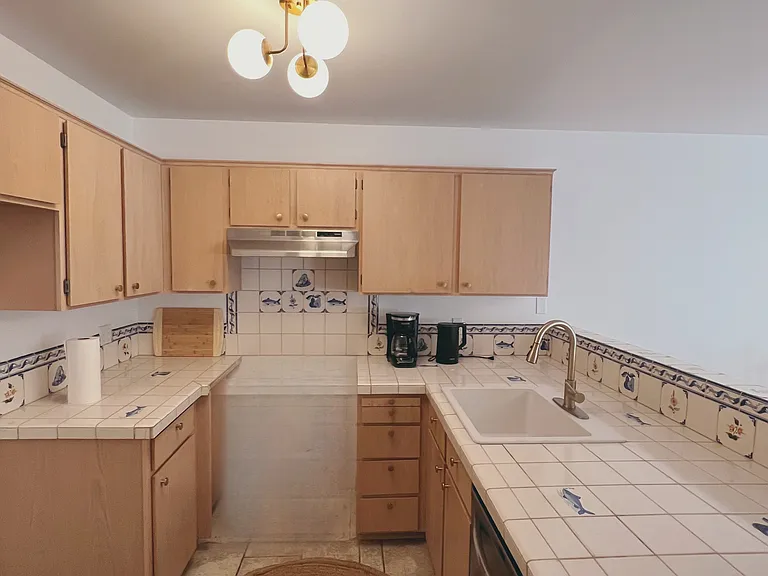 105 Country Club Rd #5 — Photo 3