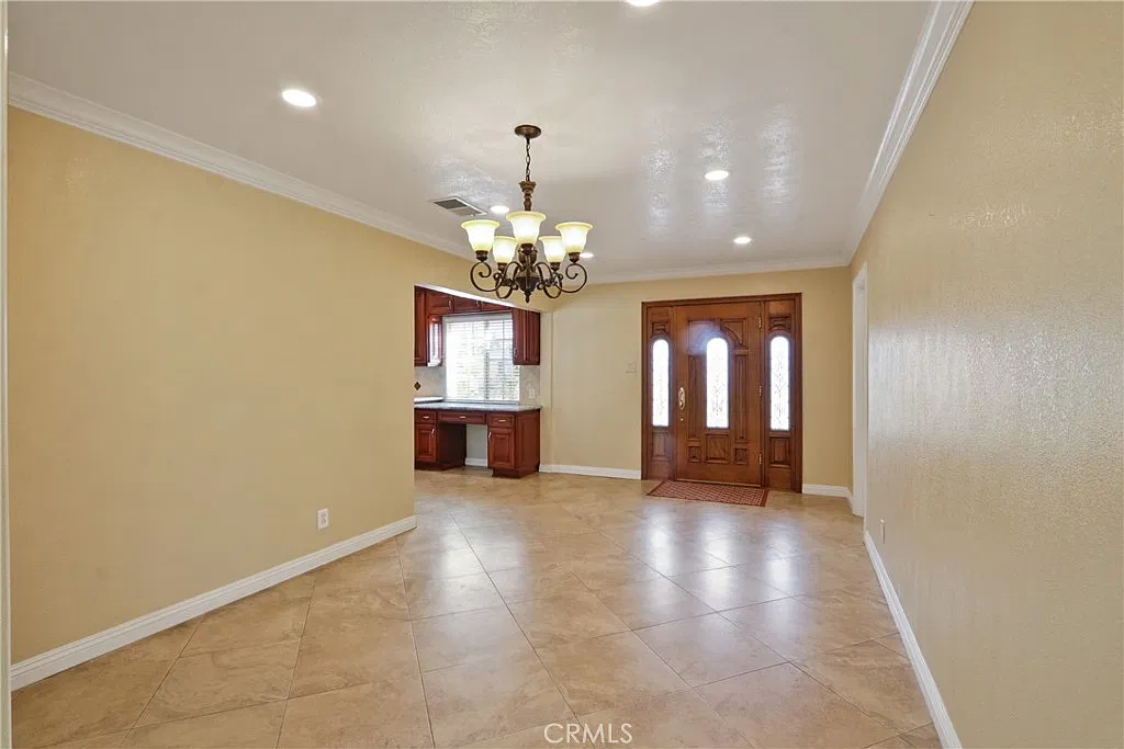 4 bed, 1600 sqft, $4,600 — Photo 4