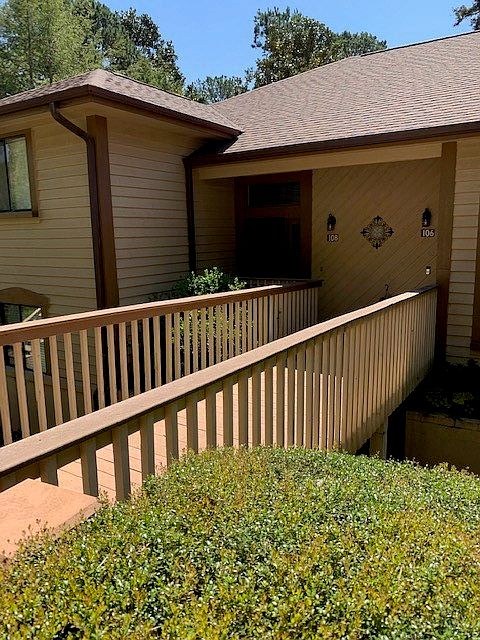 1st image of 108 E Blue Heron Dr