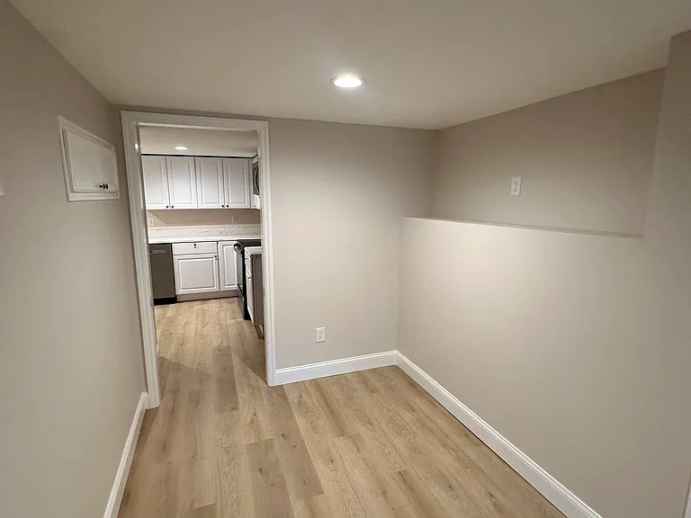 187 California Ave — Photo 8