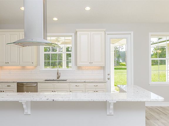 5th image of 301 Graciela Cir