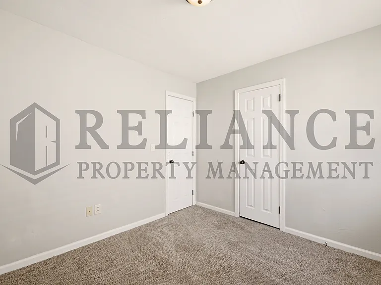 3123 W Douglas Ave — Photo 19