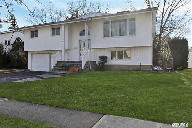 1st image of 4 Seaview Ln