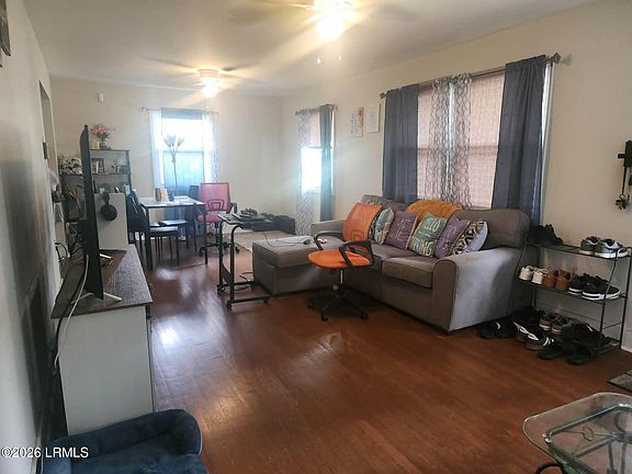 3rd image of 1381 Hagood Avenue