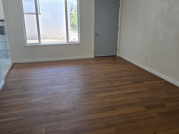 4th image of 625 Flicker St #625