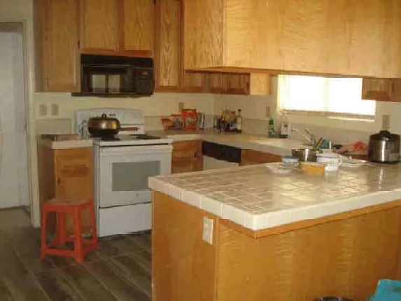 3 bed, 1194 sqft, $2,300 — Photo 3