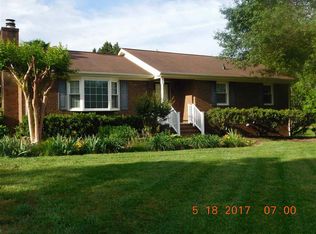 901 Center Rd, Haw River, NC 27258